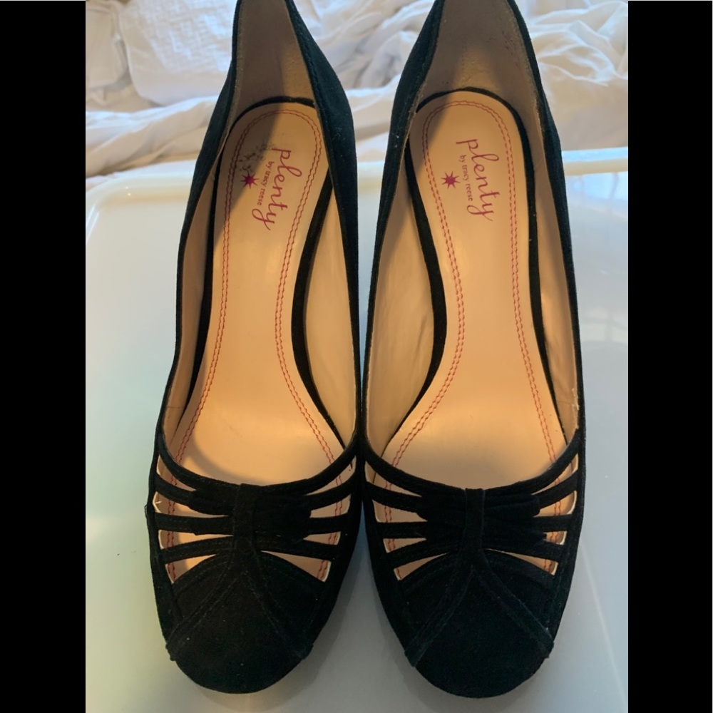 Plenty by Tracy Reese Velvet vintage inspired pump